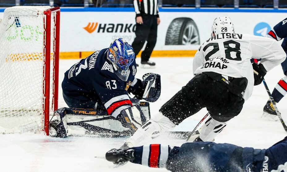 «Металлург» и «Трактор»