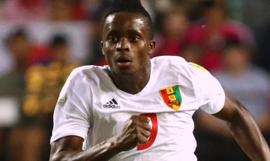 Момо Янсане