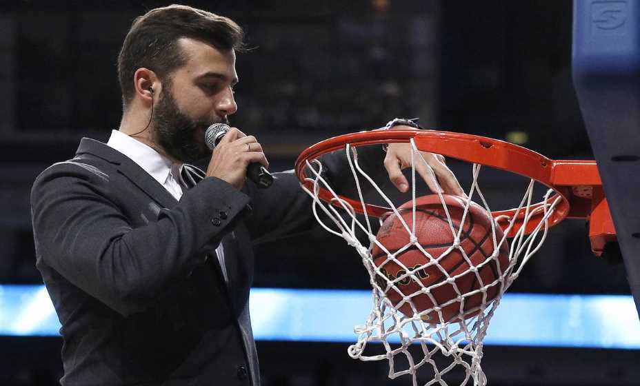 Иван Ургант очень любит баскетбол. Фото: ТАСС