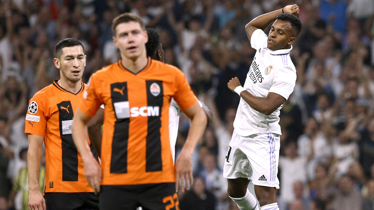 Родриго празднует забитый гол в ворота 