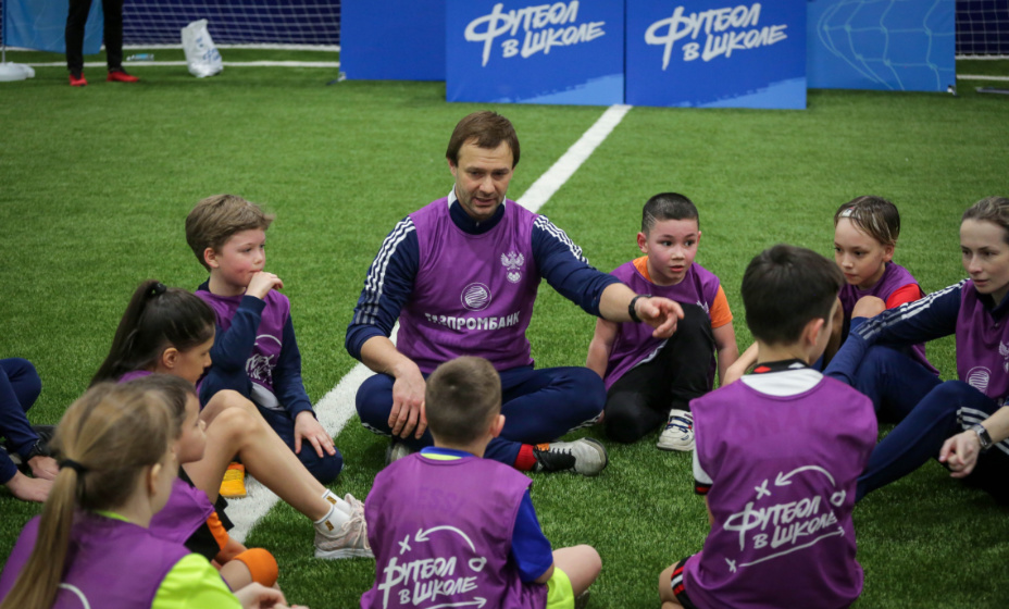 Дмитрий Сычев знает не только практику футбола, но и теорию. Фото: РФС