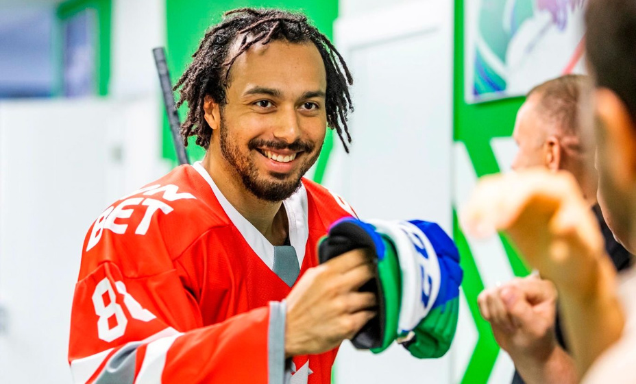 Канадец Хо-Сенг тоже решил стать русским. Фото: ХК 