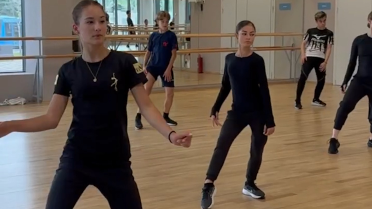 Софья Акатьева и Аделия Петросян на занятиях в зале. Фото: соцсети Тутберидзе-тим