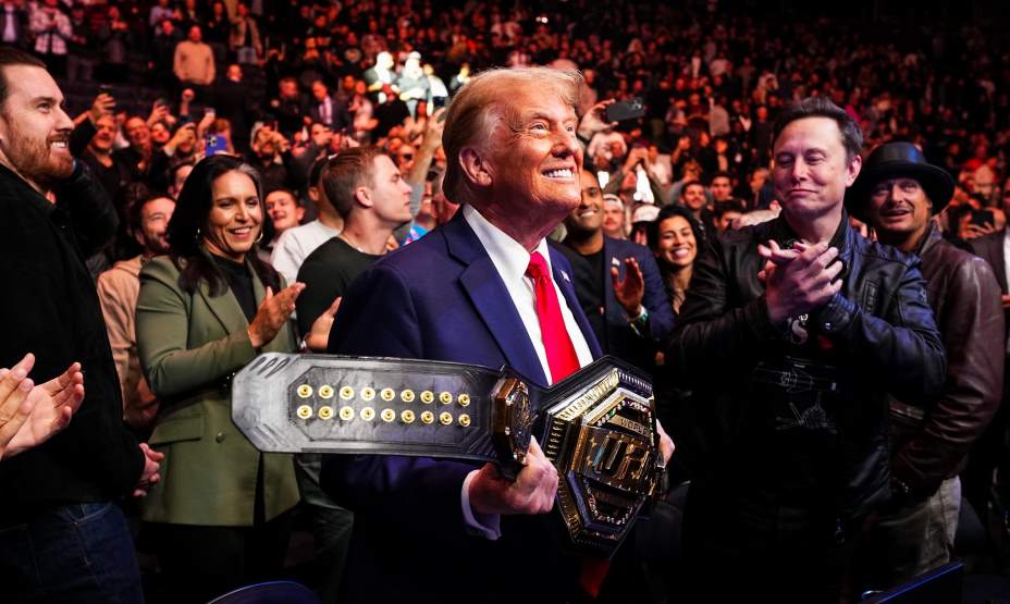 Дональд Трамп пришел на турнир UFC не один, а со своей командой. Фото: Соцсети UFC