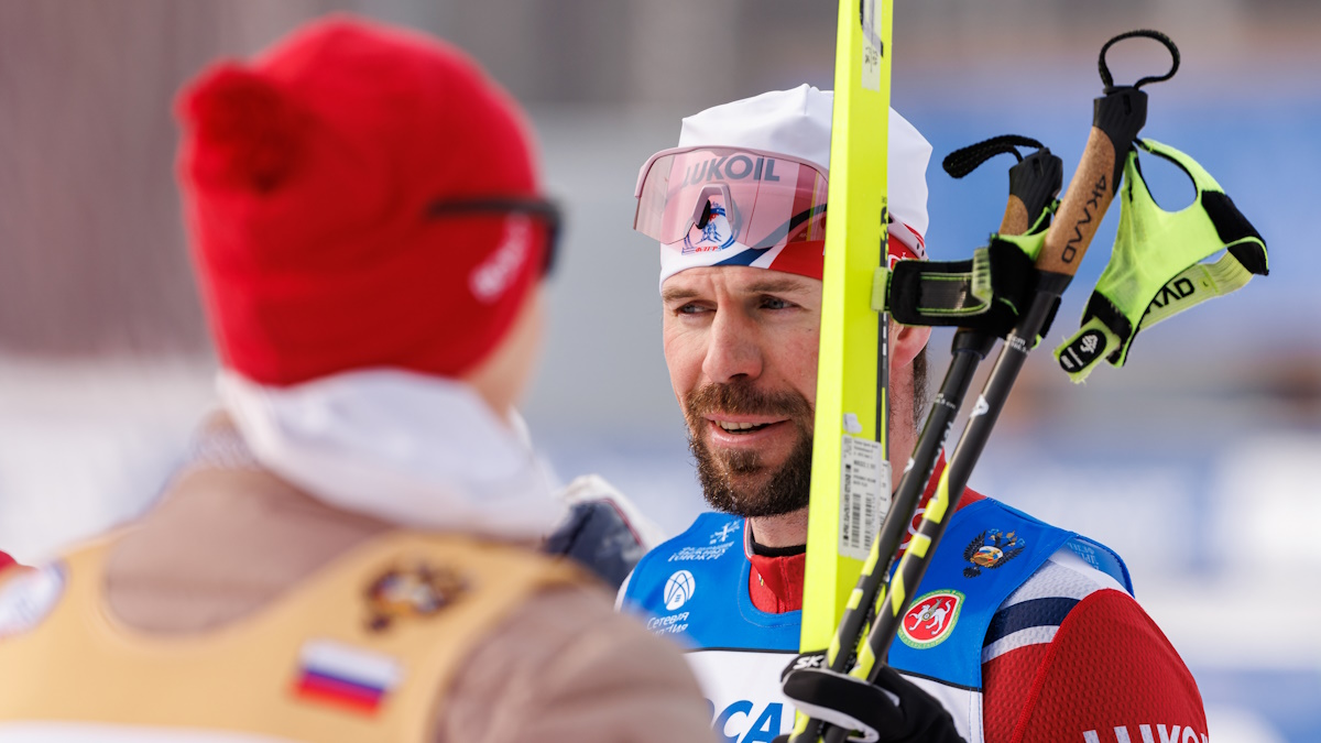Сергей Устюгов (ХМАО-Югра-1) на финише смешанной эстафеты 4 по 5 км на чемпионате России по лыжным гонкам в поселке Мирный в Казани
