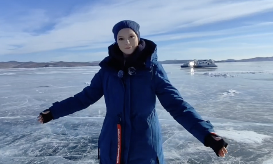 Анна Щербакова поделилась впечатлениями о Байкале. Фото: Андрей Вдовин, 