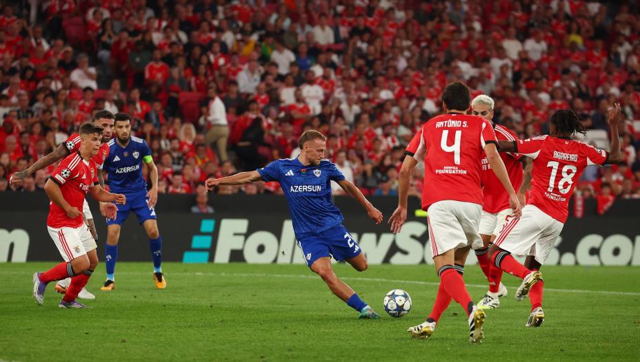 Алексей Кащук забил победный мяч «Карабаха» в ворота «Бенфики». Фото: Reuters