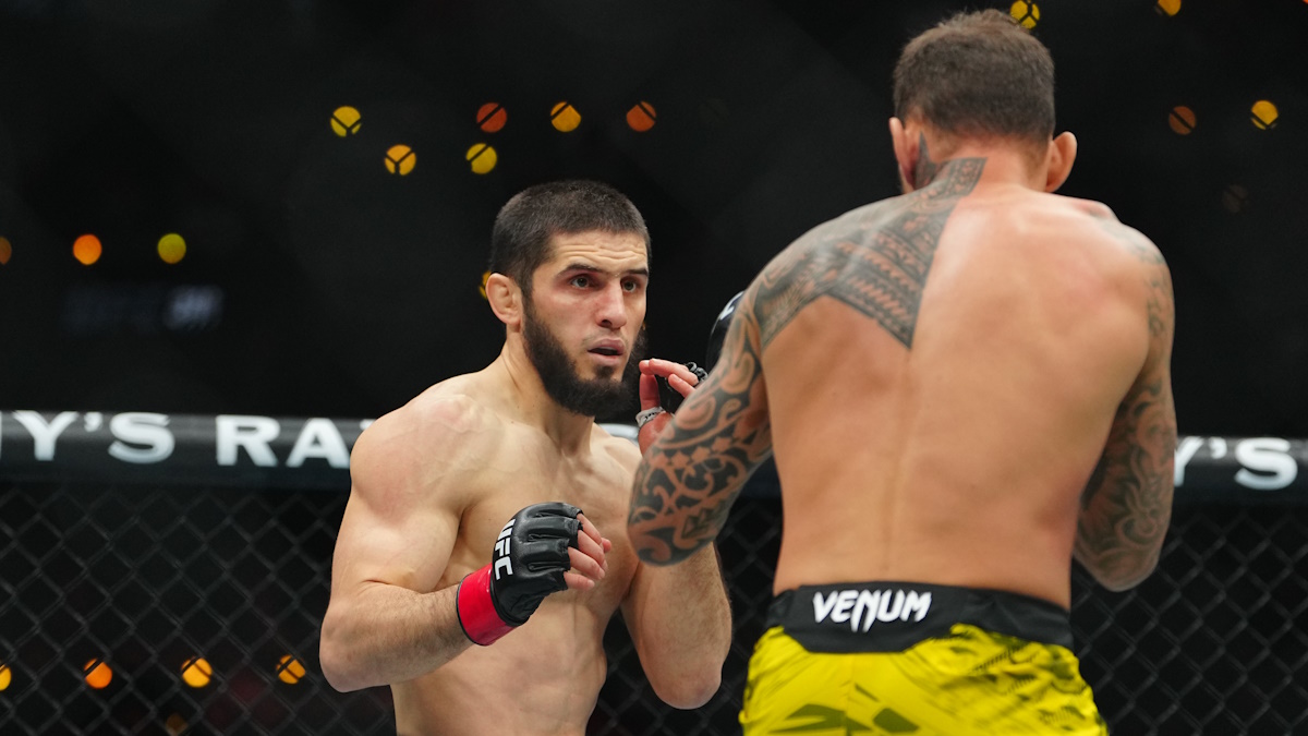 Ислам Махачев взял второй пояс в UFC. Фото: GLOBAL LOOK PRESS