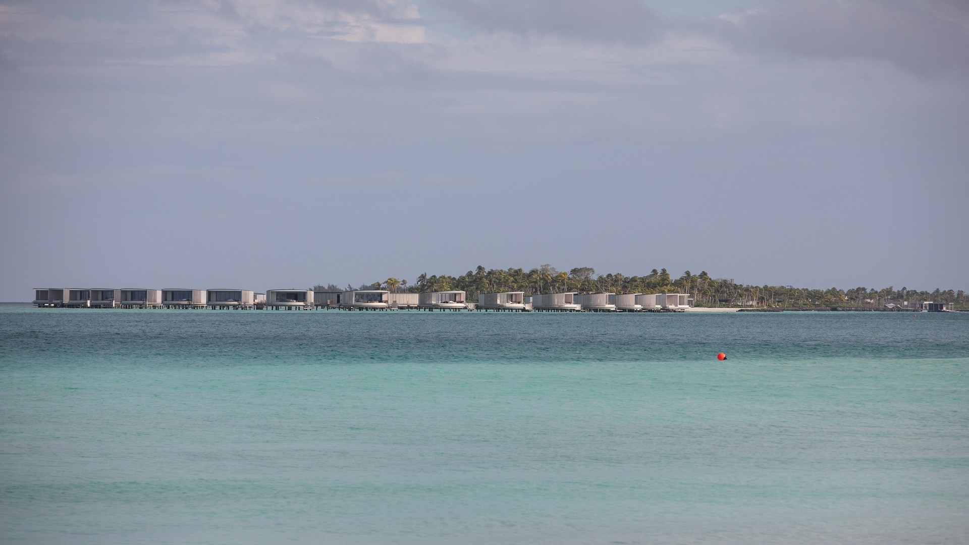 Вид на отель The Ritz-Carlton Maldives, Fari Islands.
