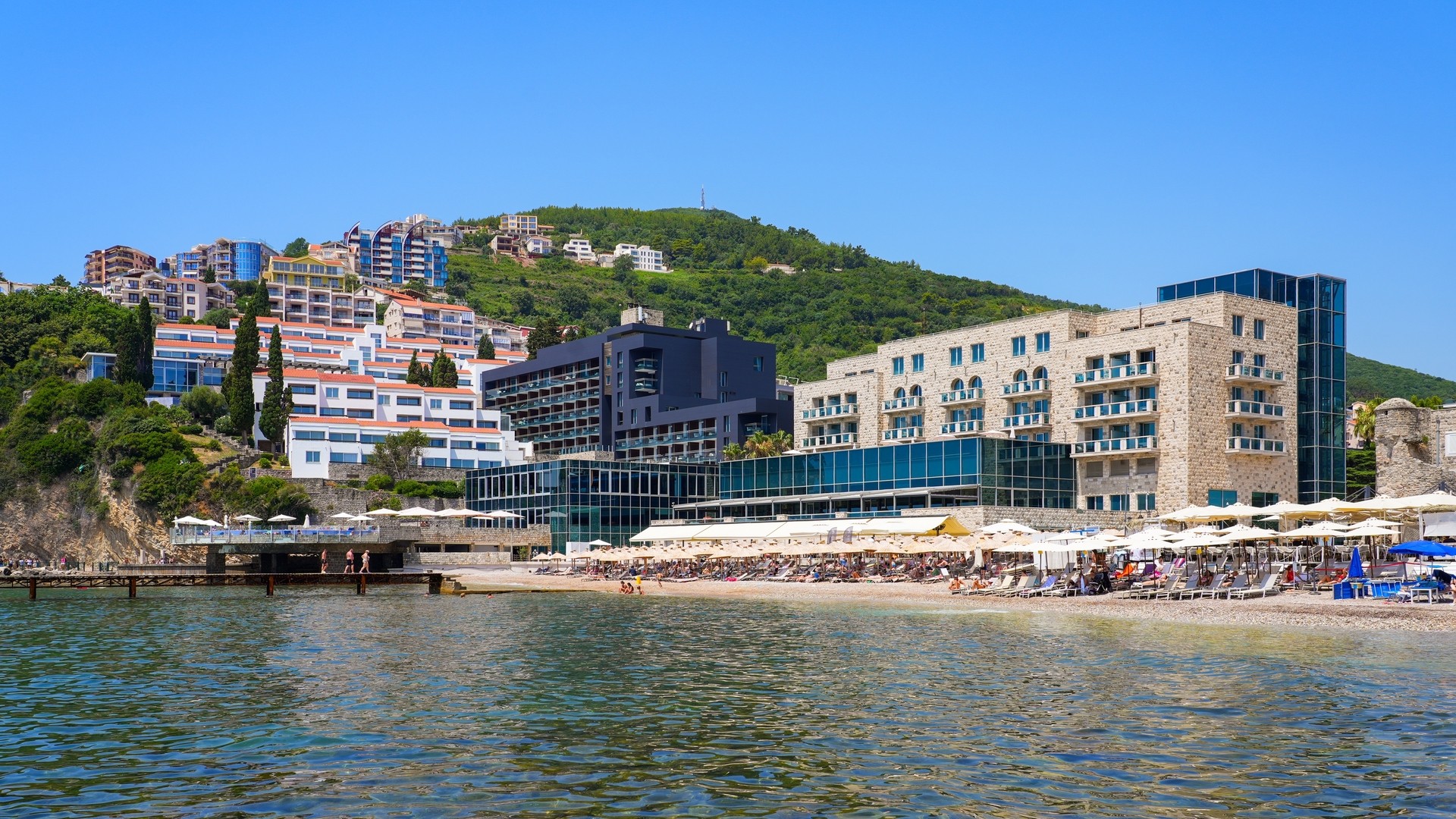 Отель Avala Resort & Villas на побережье Адриатического моря.