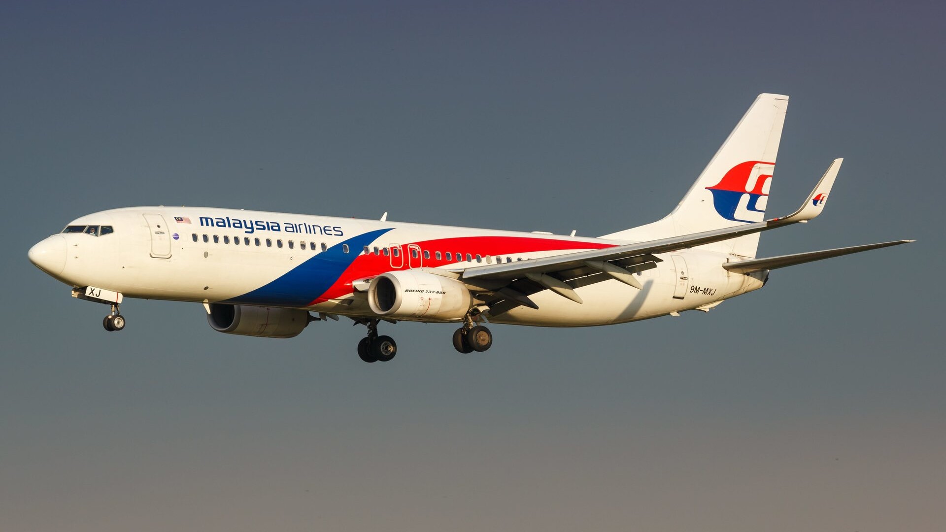 Malaysia Airlines в воздухе, аэропорт Куала-Лумпур.