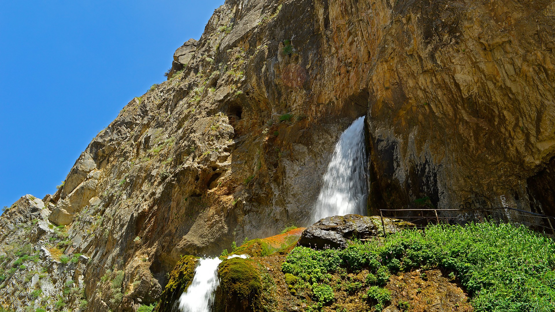 Водопад Абшир-Ата, Ошская область.