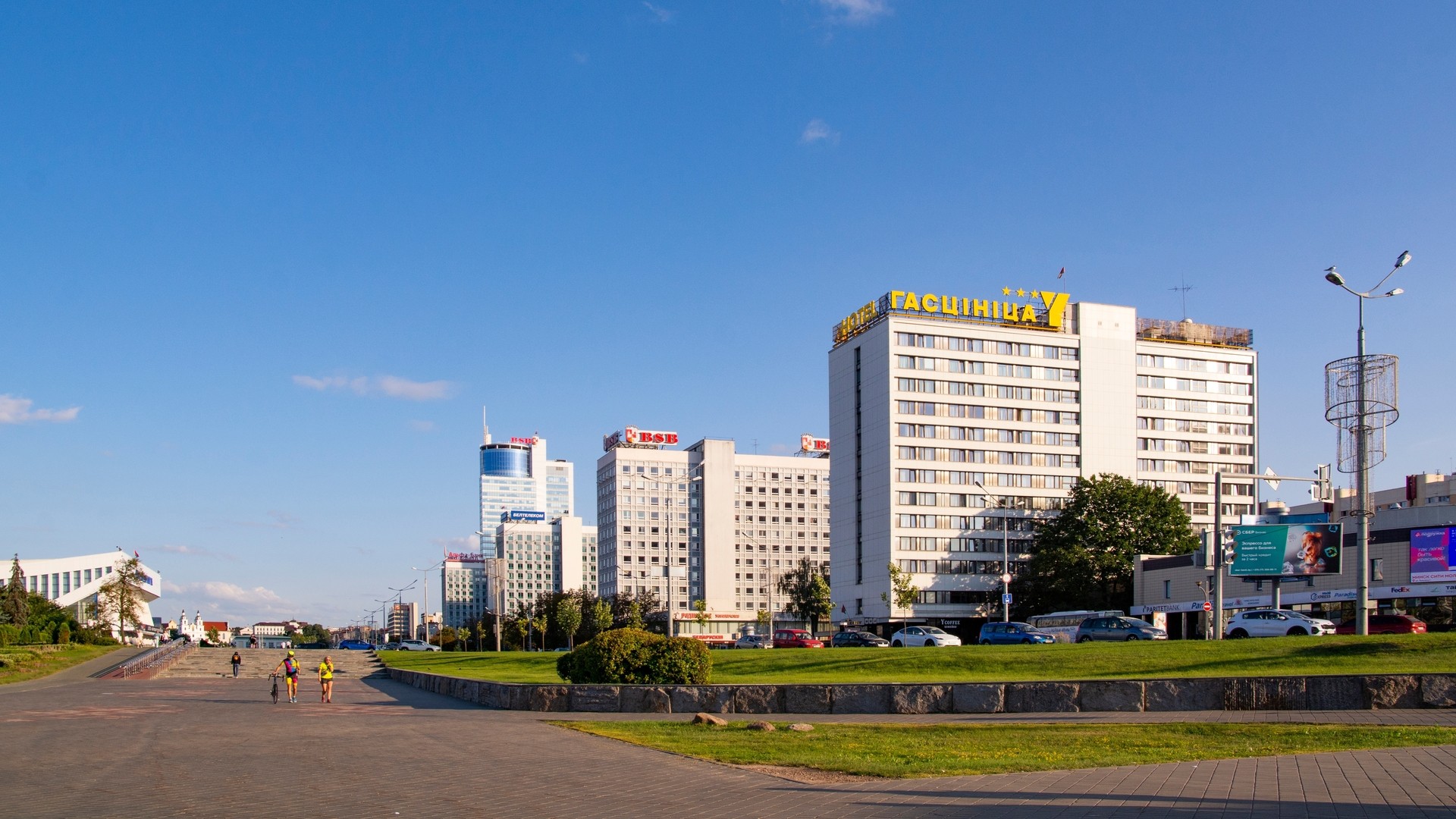 Гостиничный комплекс «Юбилейный», проспект Победителей в Минске.